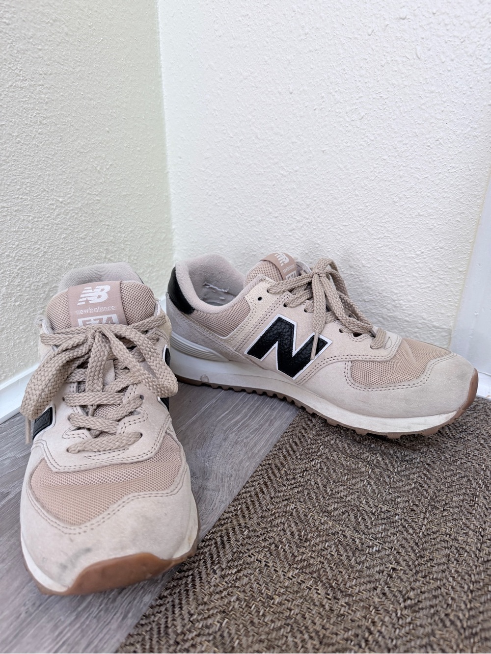 New Balance 574 Unisex (7.5 M or 9 W) Incense Black - Picture 4 of 9